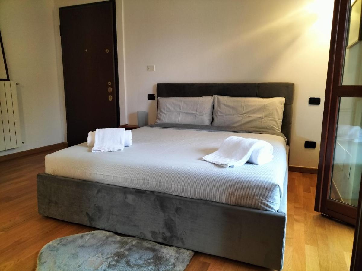 Casa Atene Milan Bagian luar foto